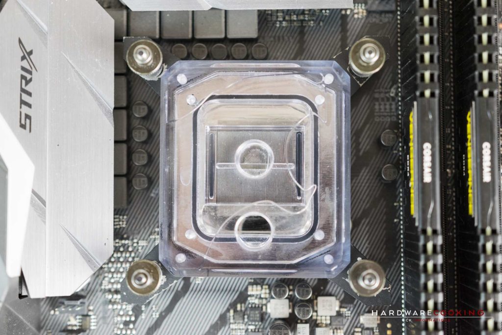 Test waterblock CPU Hybrid Cooling Modding HCM Crystal avec coldplate 78 microcanaux