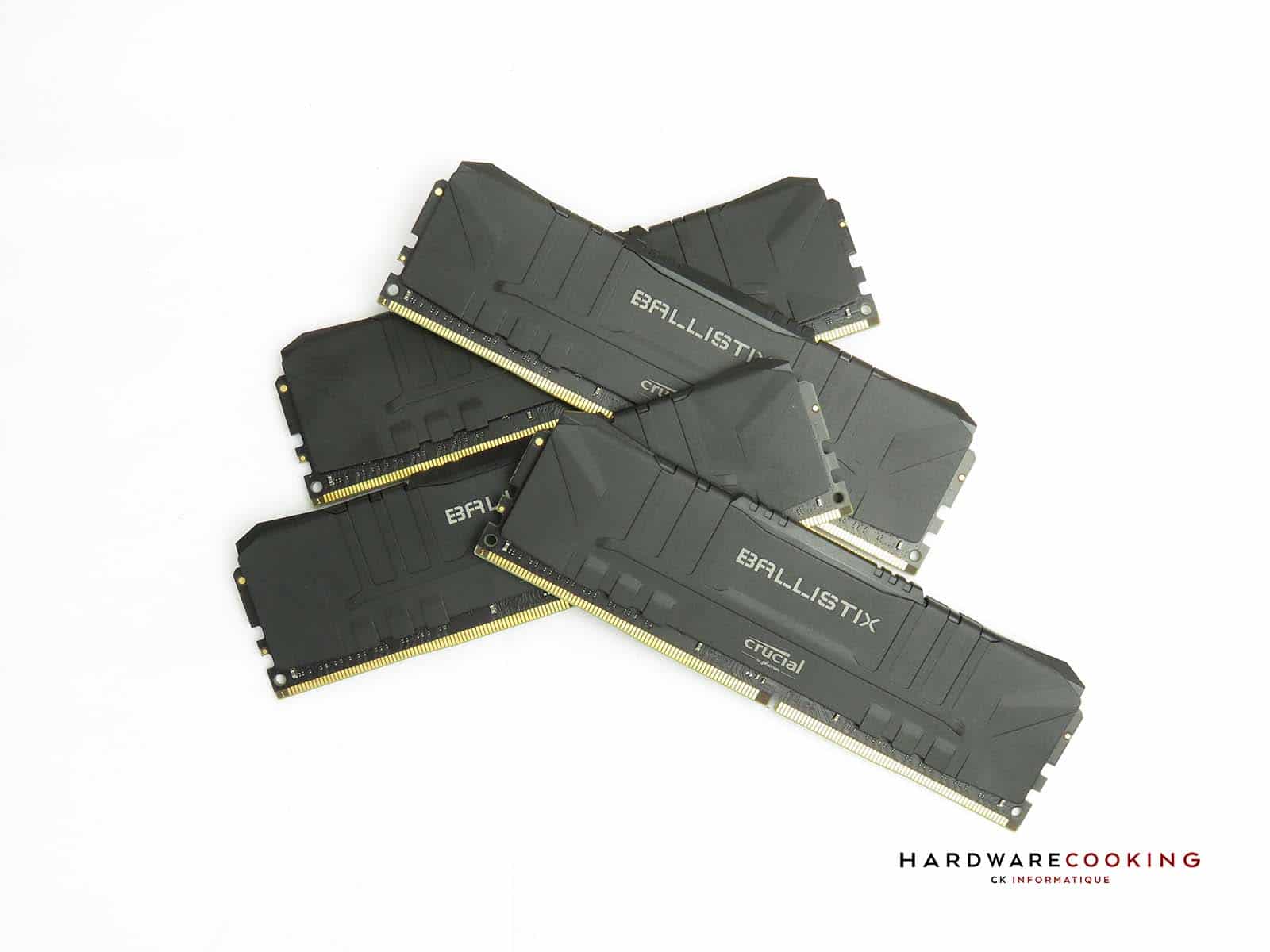 TEAMGROUP RAM : 16 Go - DDR4 3200 UDIMM CL16 : : Informatique