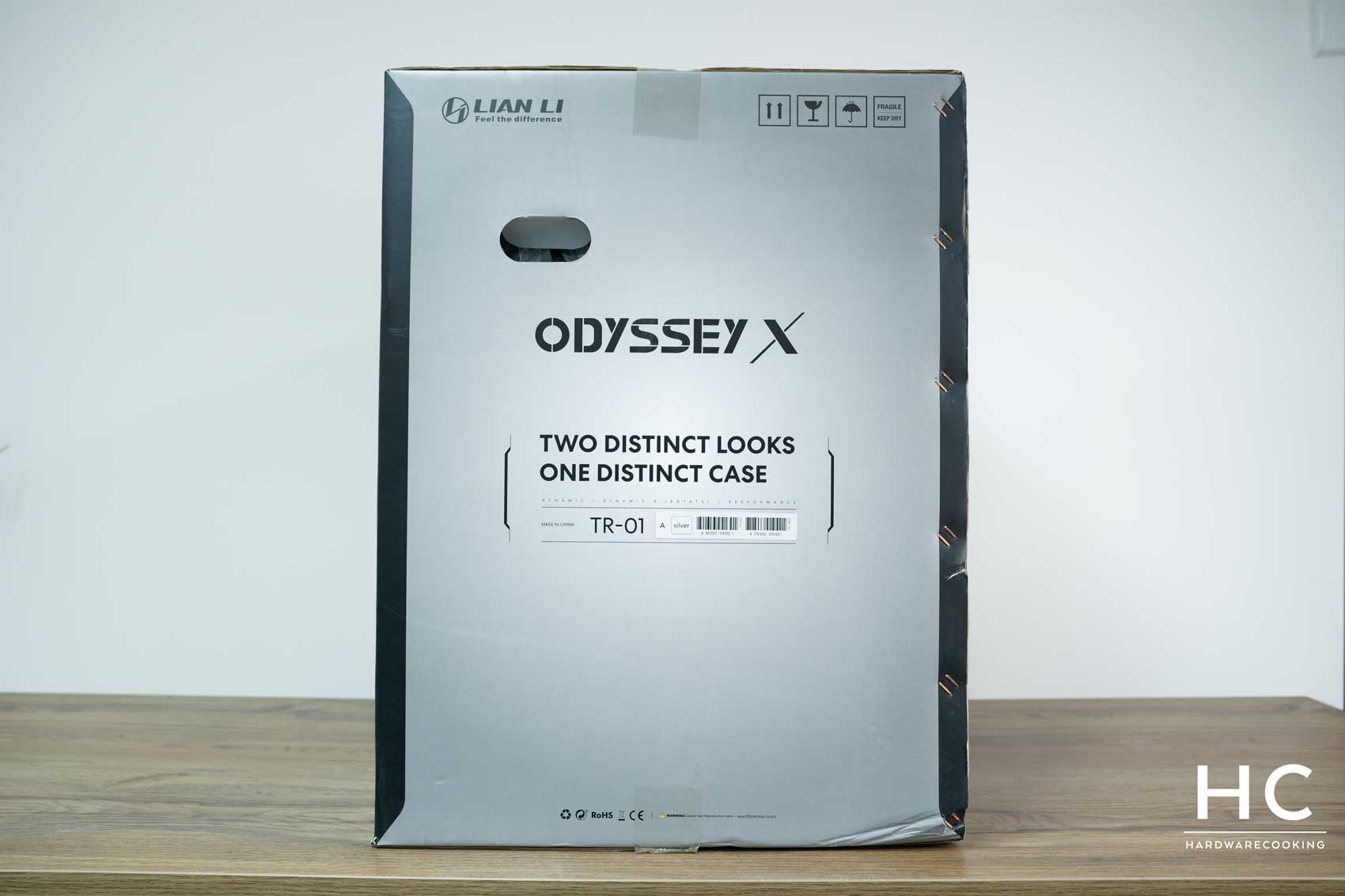 Lian-Li Odyssey X Silver Gris - Boîtier PC Lian-Li 