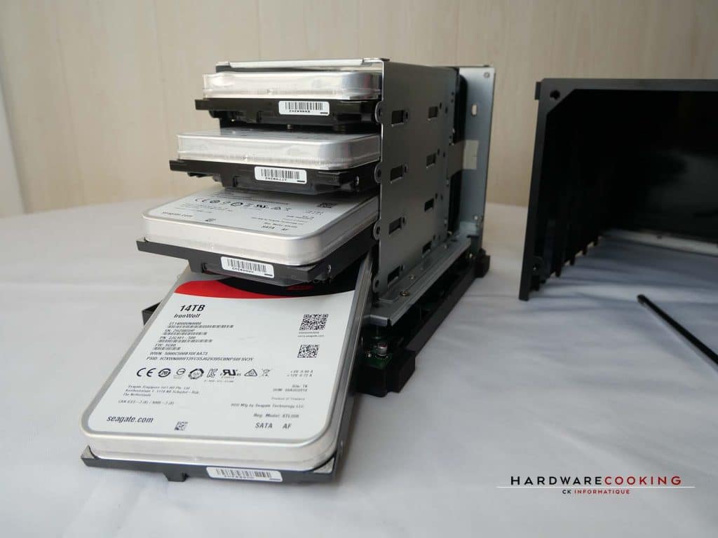 Montage disques durs Seagate IronWolf 14 To