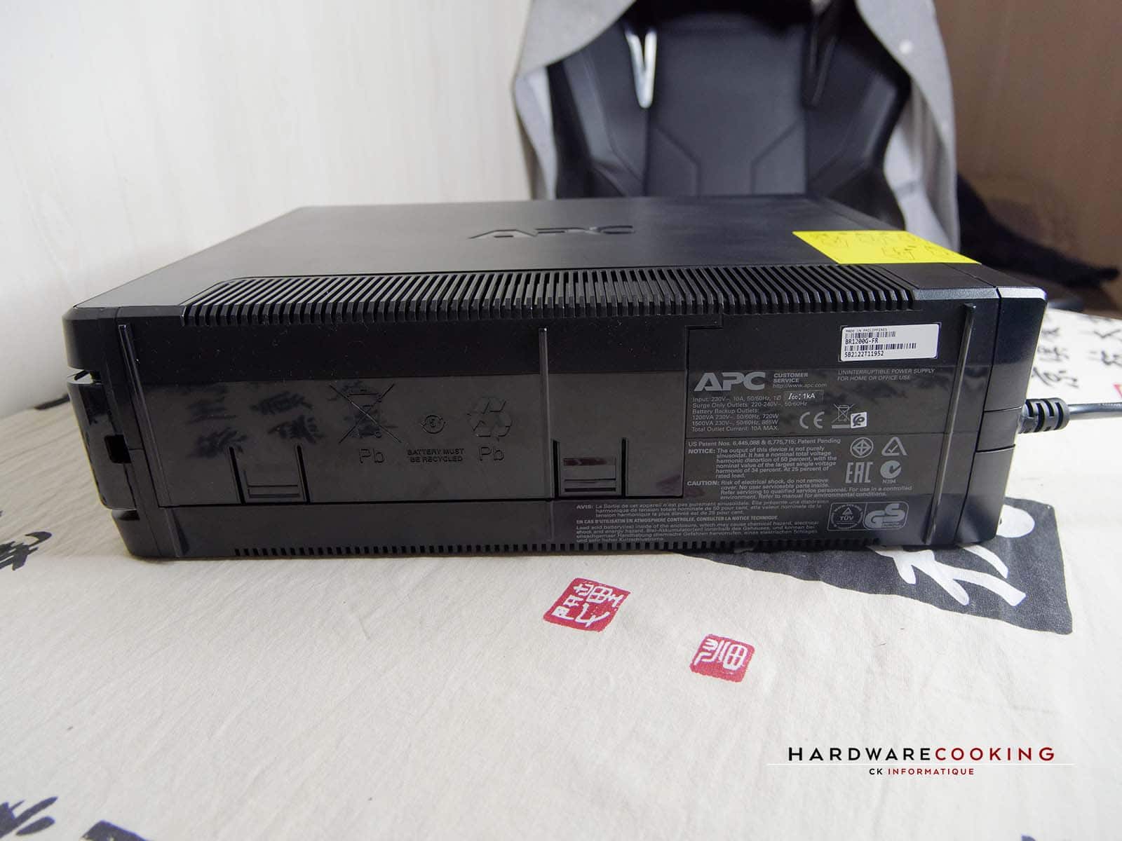 APC - Onduleur Power-Saving Back-UPS Pro 1200, 230V, CEE 7/5 , LCD -  Onduleur - Rue du Commerce