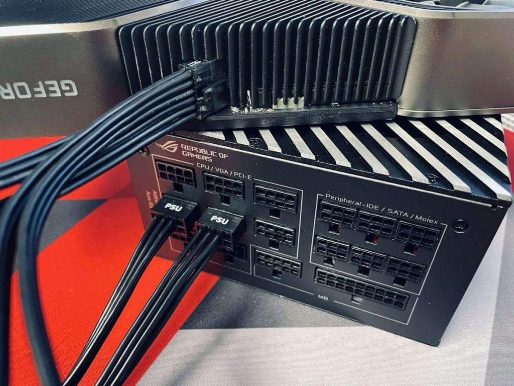 Le connecteur d'alimentation PCIe Gen5 est compatible MicroFit 3.0 