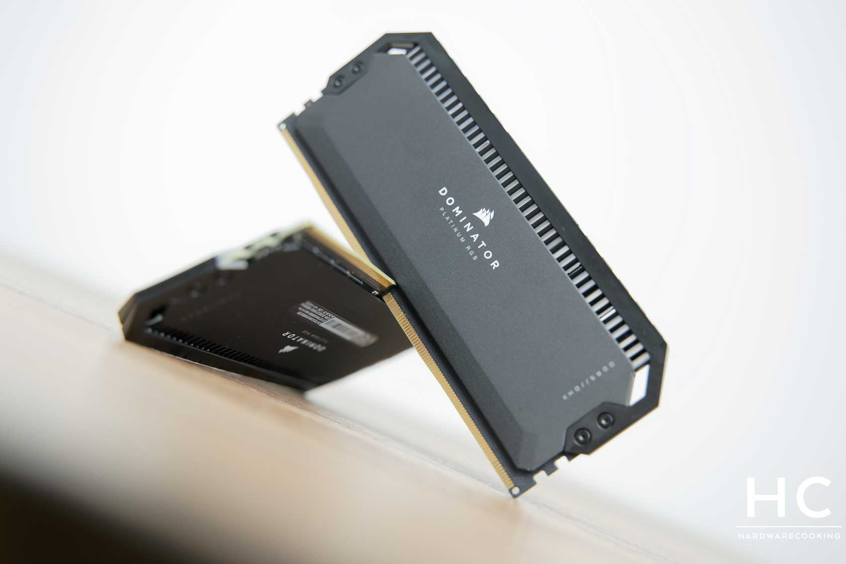 Corsair DDR5-RAM Dominator Platinum RGB 6200 MHz 2 x 16 GB Blanc