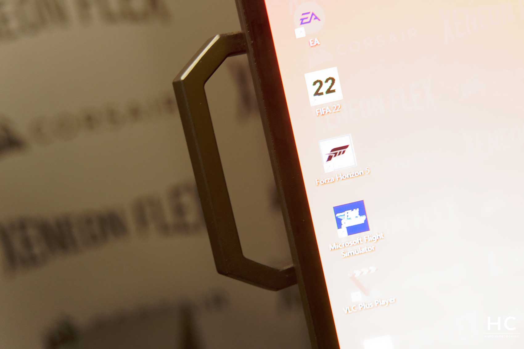 Plat ou incurvé : Corsair offre le meilleur des mondes avec son écran OLED  45 pouces incurvable