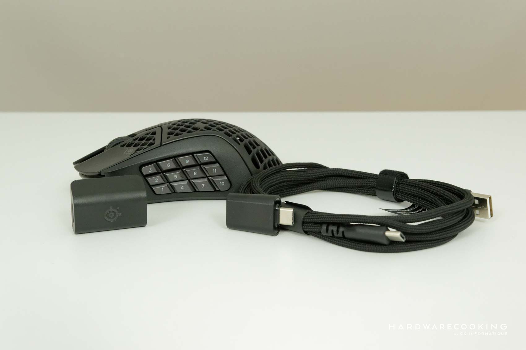 Enfin une souris MMO légère et sans-fil ! SteelSeries Aerox 9 Wireless 