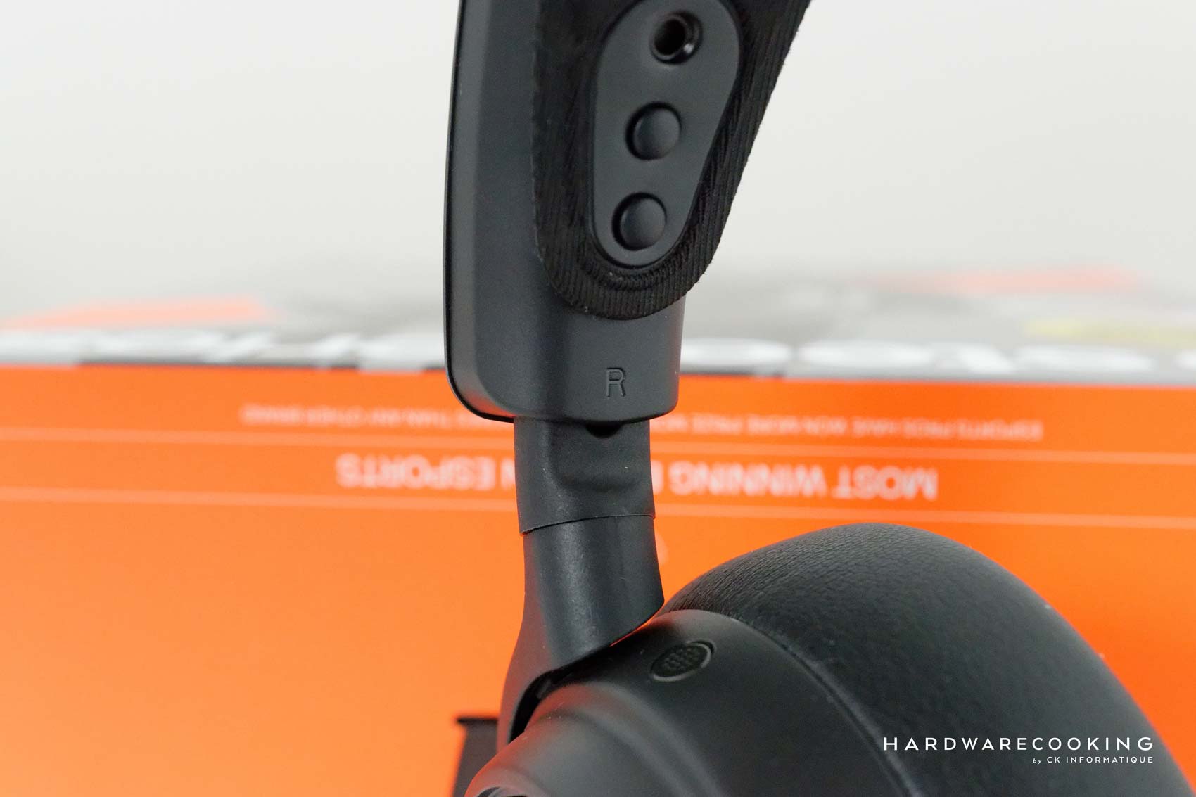 Test Steelseries Arctis Pro Wireless : le couteau-suisse des casques gaming  sans-fil - Les Numériques