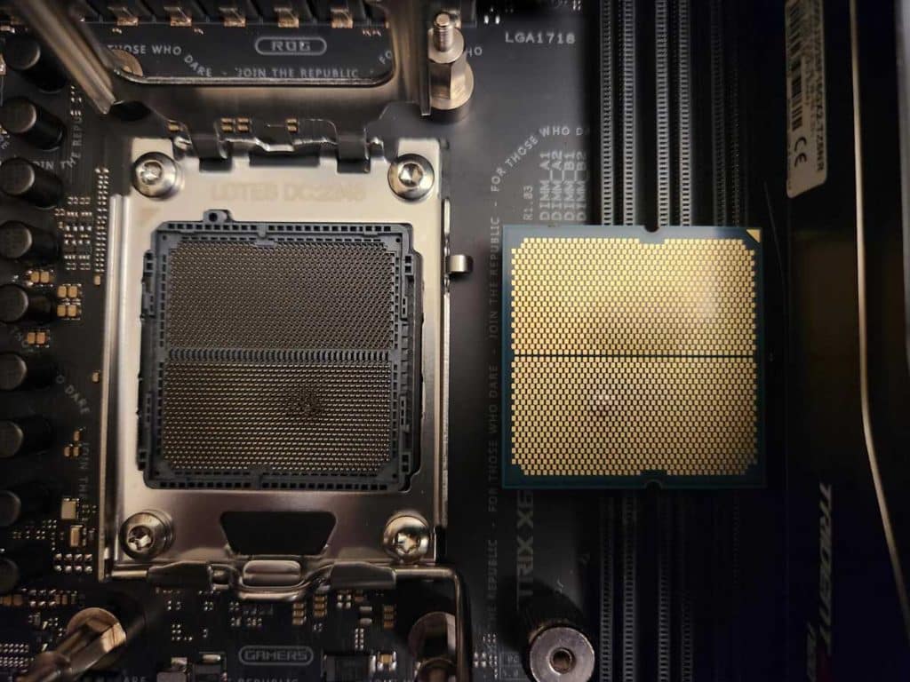 AMD Ryzen 7000X3D : des CPU qui brûlent, les BIOS maj pour limiter la tension