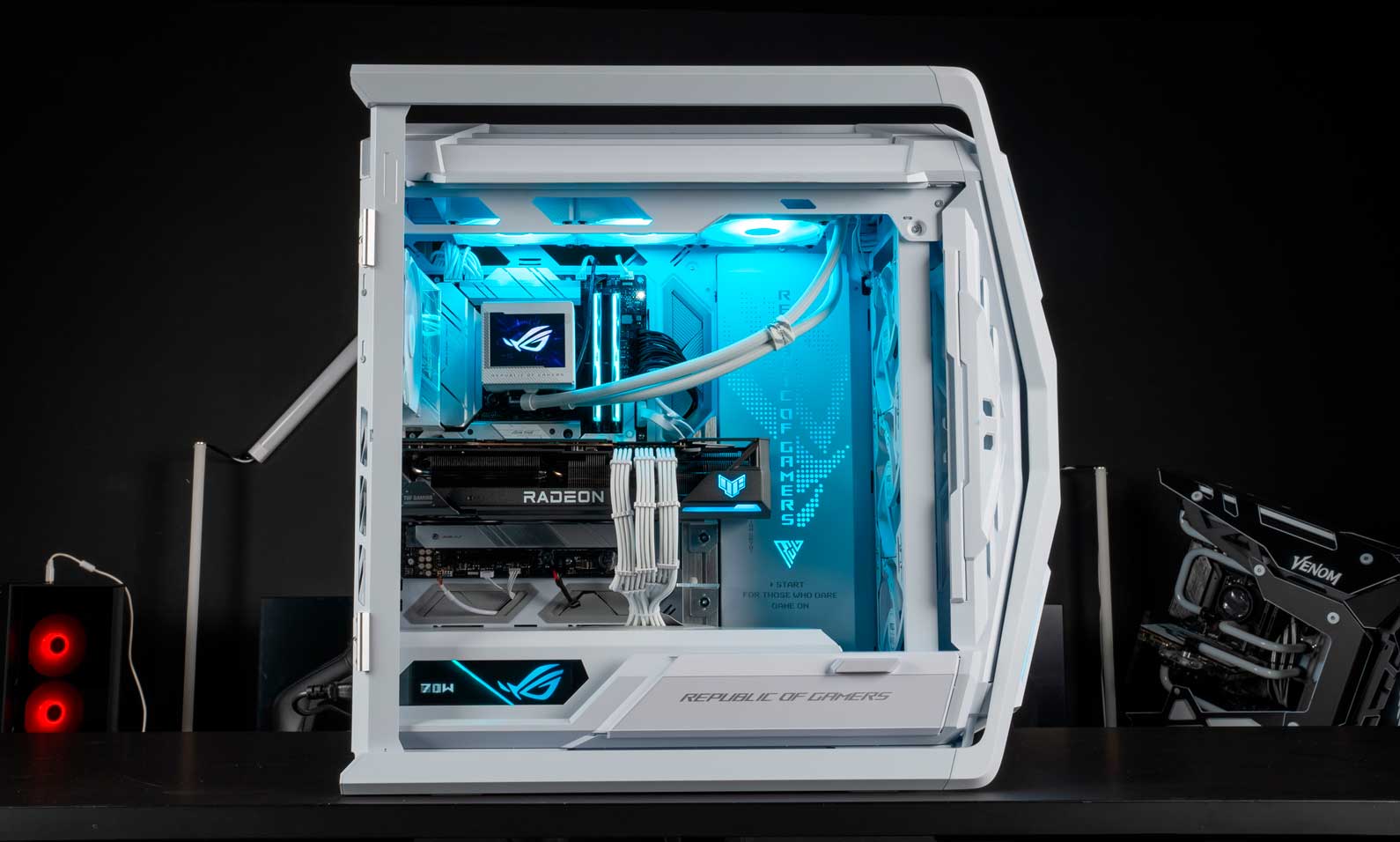 Réponse à @clem Un PC GAMER à 2000€ Full White avec un Boîtier Aquariu