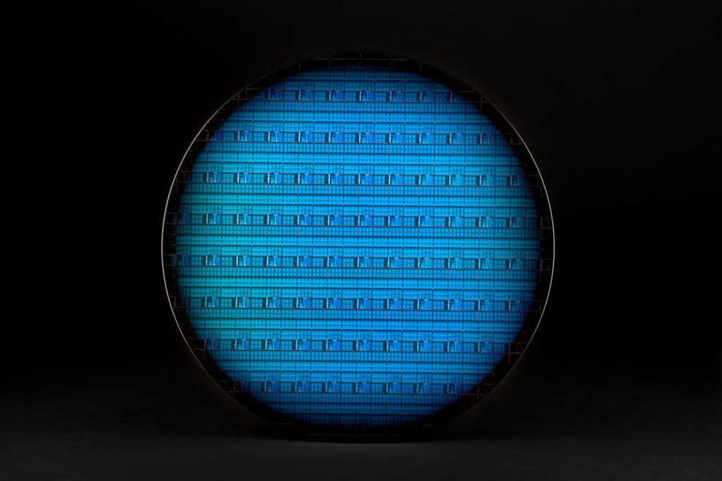 une plaquette de qubit de silicium Intel de 300 millimètres